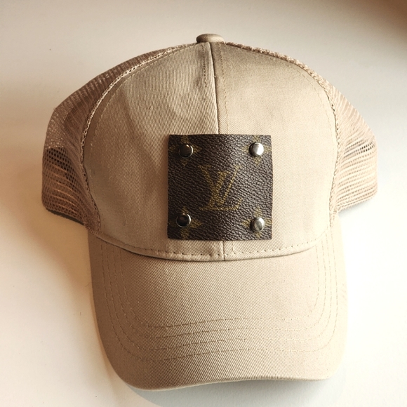 Tan Adjustable Mesh Snap Back LV Patch Ponytail Cap - Picture 1 of 3